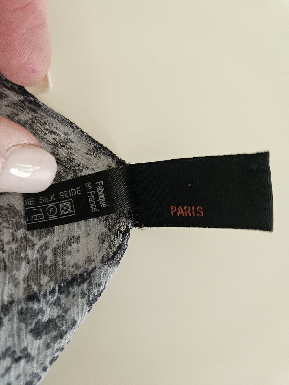 MARC ROZIER PARIS Blue Medallion Print Sheer Silk Scarf | SZ 35" - Picture 6 of 9